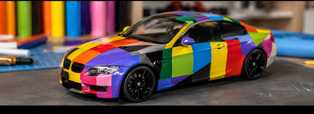 Modellauto mit bunter Wrapping Folie und Patchwork Design in Hamburg